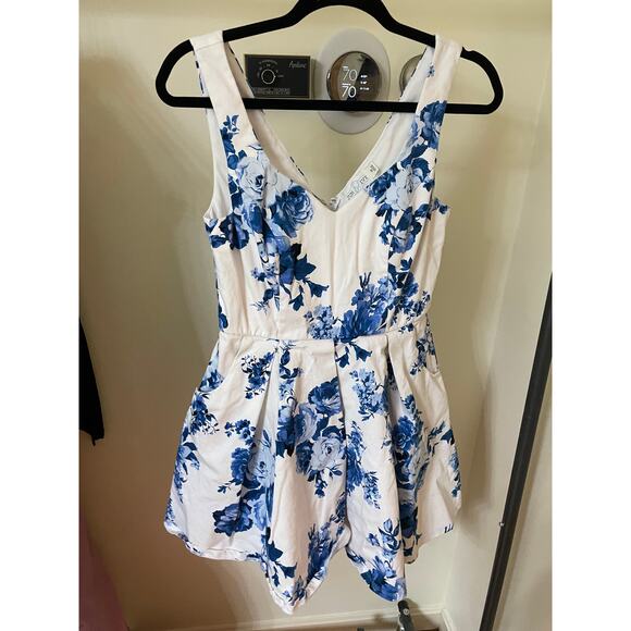 Jun & Ivy Dresses & Skirts - Jun & Ivy Medium Dress Pockets Lined Floral Blue White Fit & Flare Zipper